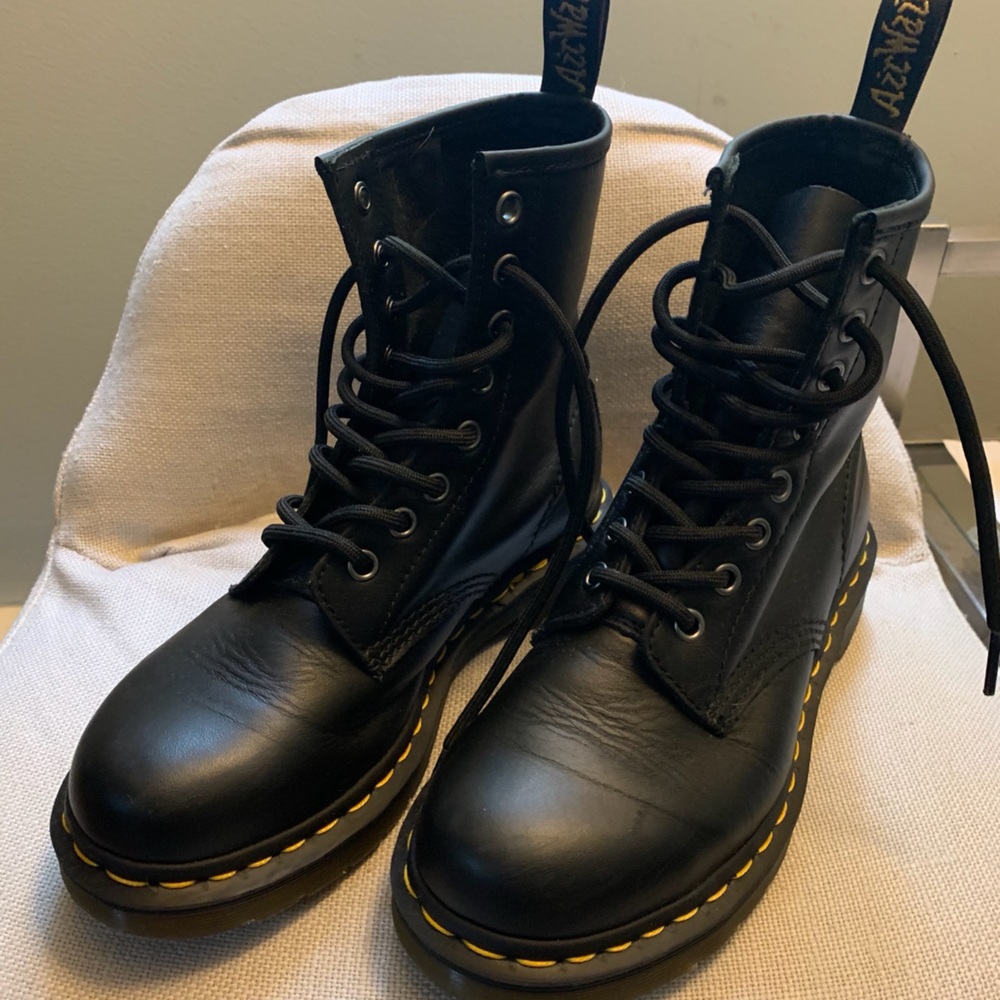 Almost new Doc Marten 1460 iconic combat boots
